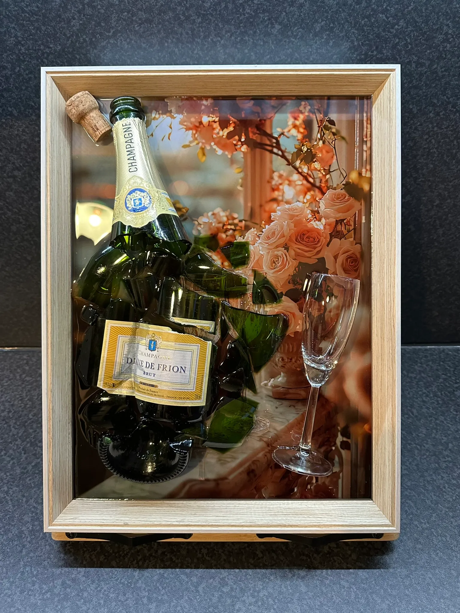 Champagne – Gebroken Fles met Glas