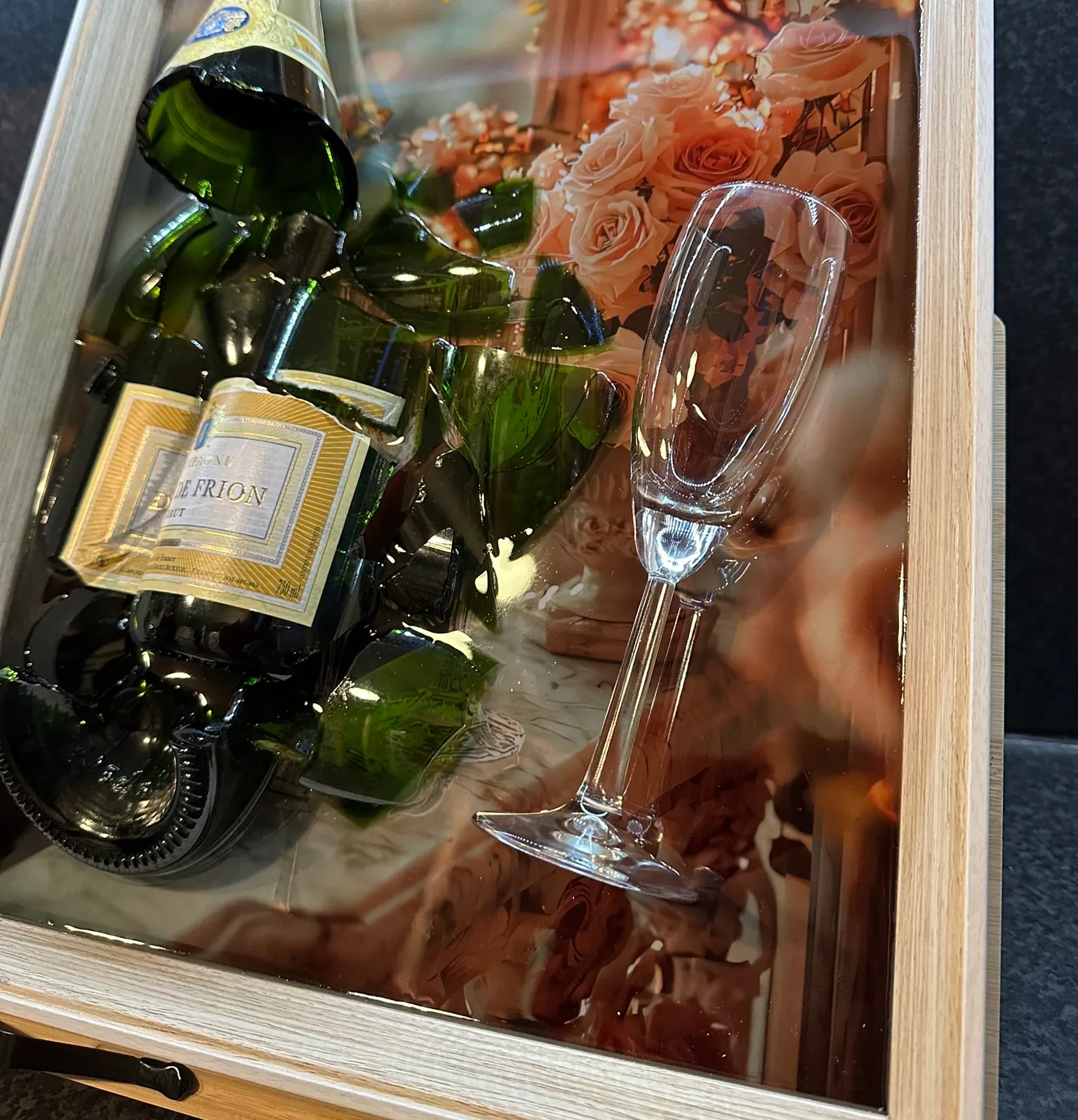 Champagne – Gebroken Fles met Glas – IMG_0631.JPEG