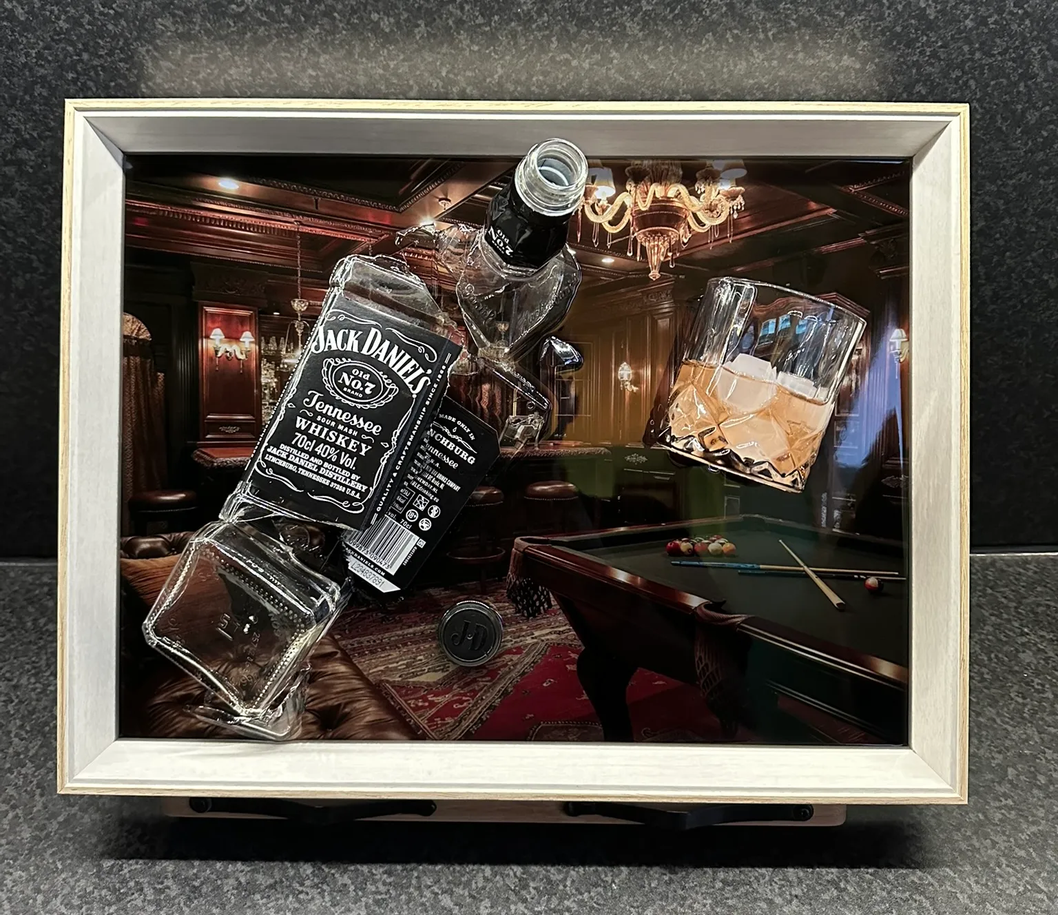 Jack Daniels – Gebroken Fles met Whiskeyglas