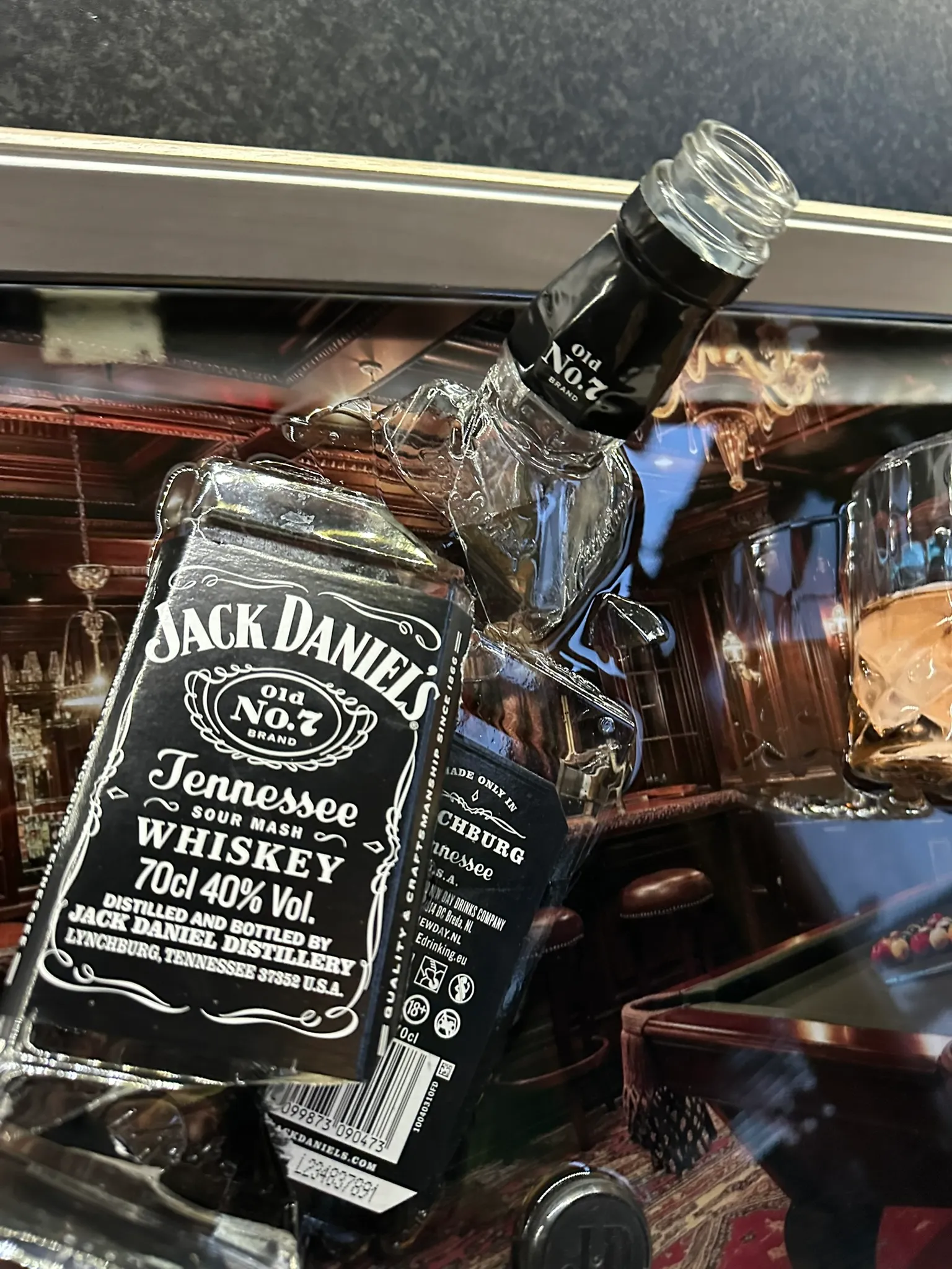 Jack Daniels – Gebroken Fles met Whiskeyglas – IMG_1356.JPEG