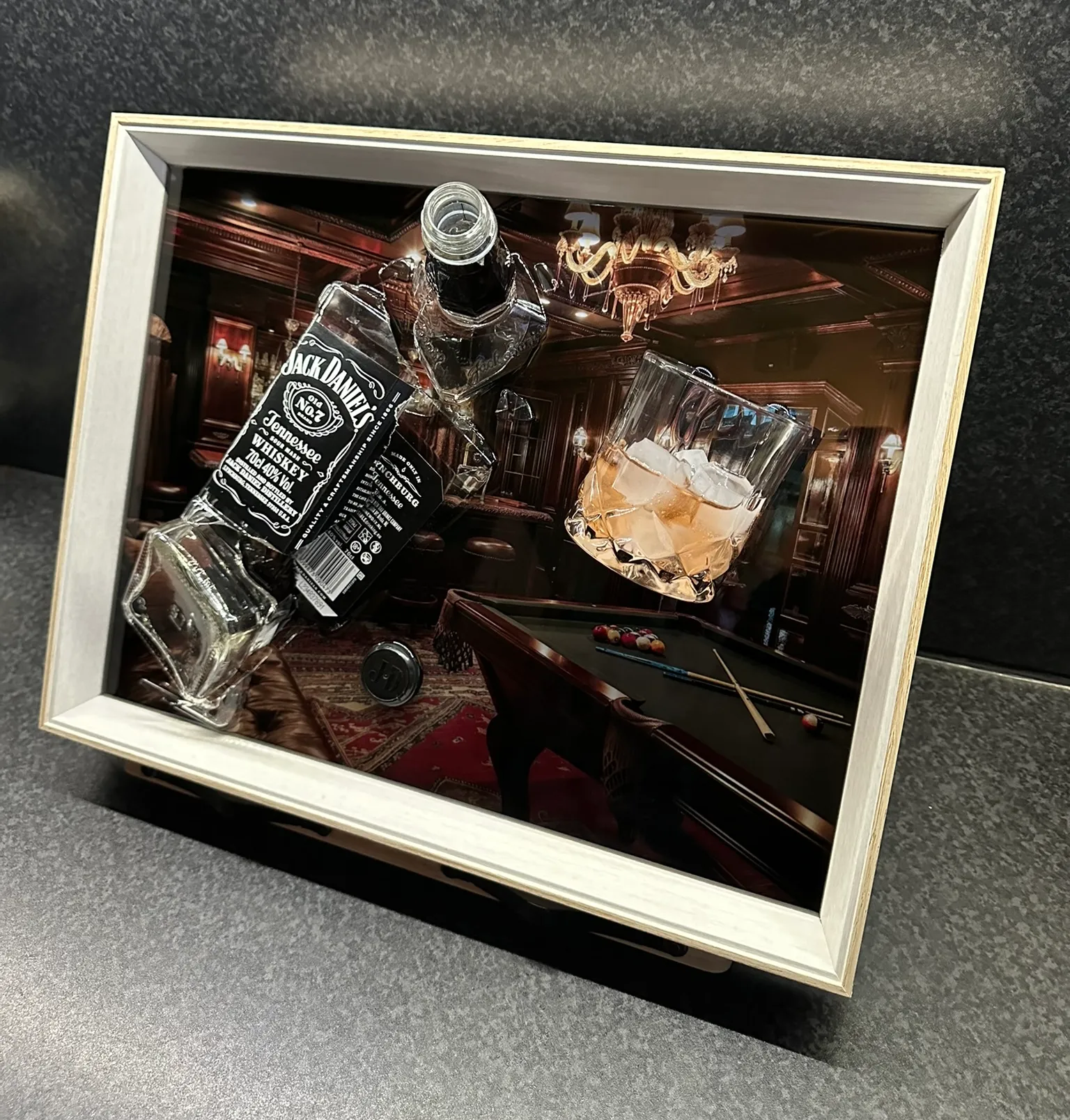 Jack Daniels – Gebroken Fles met Whiskeyglas – IMG_1359.JPEG